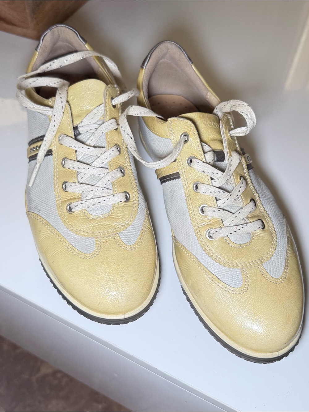 Ecco Women’s Yellow and White Lace-Up Sneakers